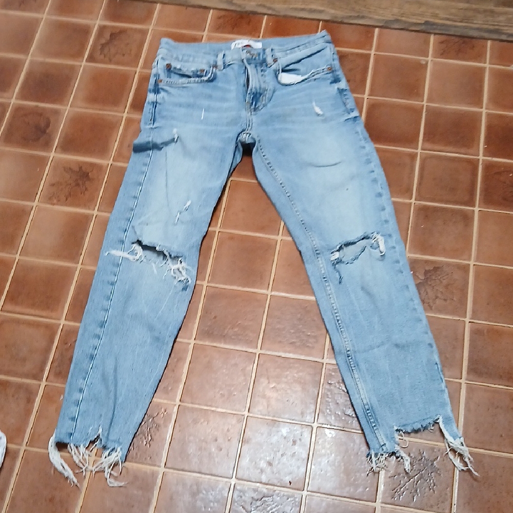 Zara slim Boyfriend Jeans with Distressing and Frayed Hems